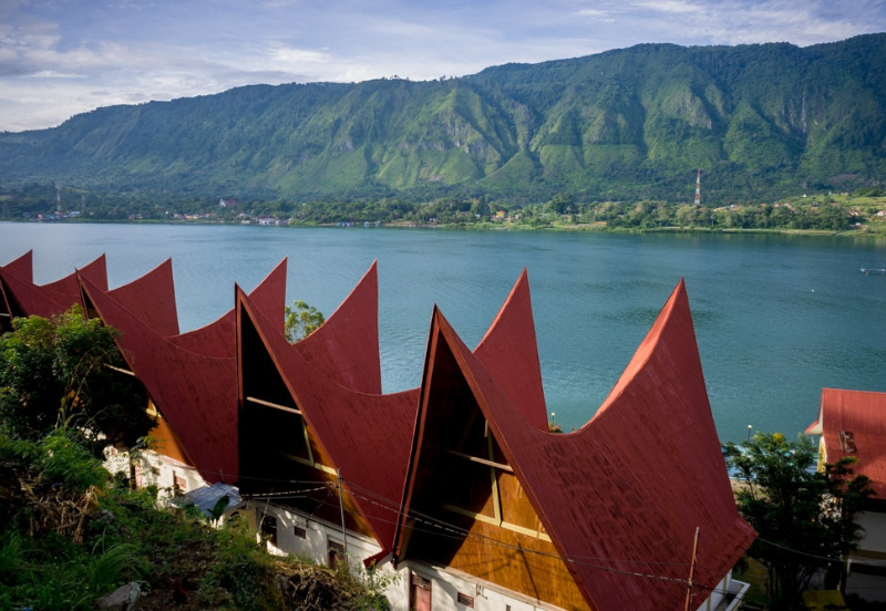 4 Days Medan (Samosir Island, Berastagi, Medan)